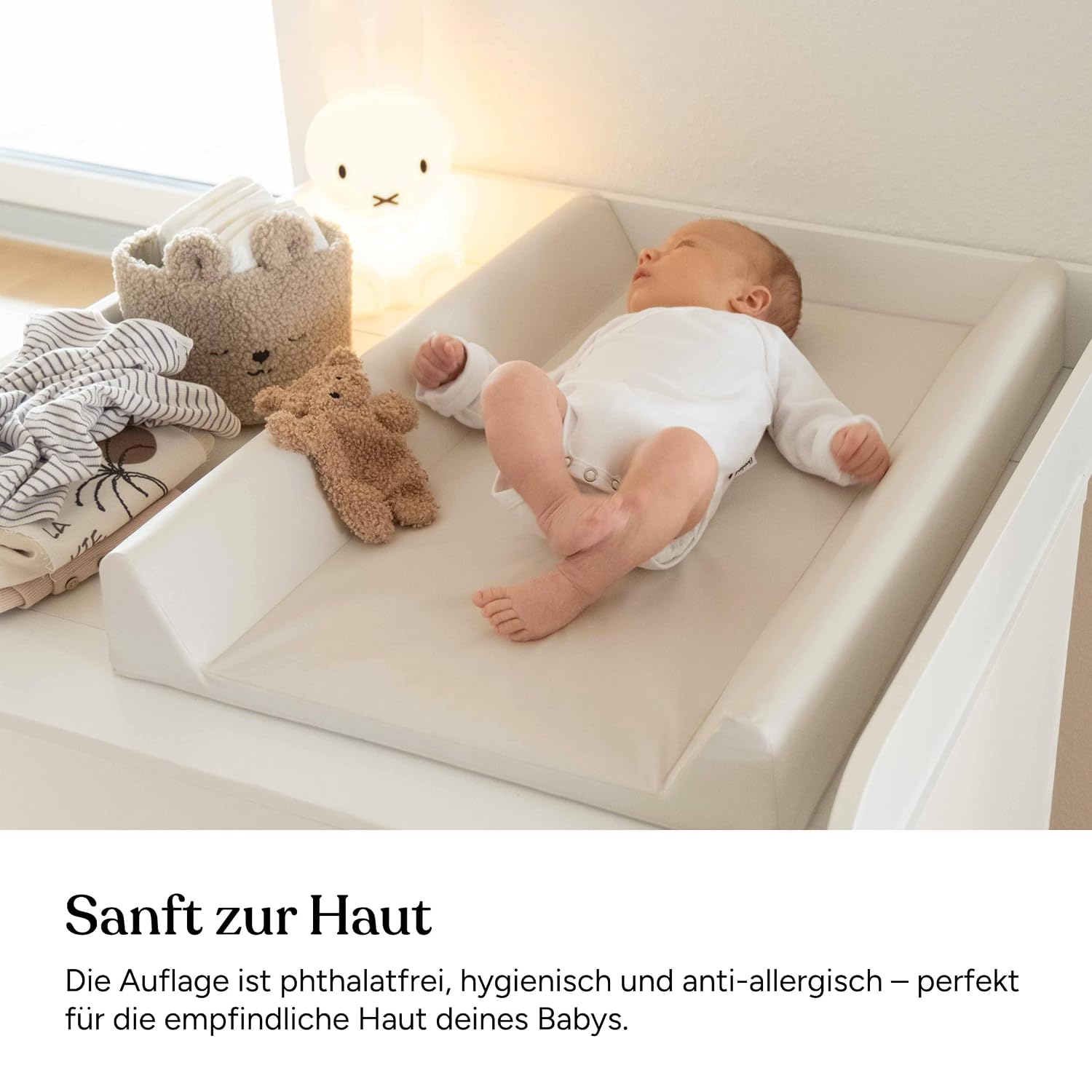 Ehrenkind® Abwaschbare Wickelauflage mit Keil - Hygienisch, Sicher und Vielseitig in Hellblau | Wickelauflage 50x70 | Wickelunterlage | Wickeltischauflage abwaschbar – Bild 3