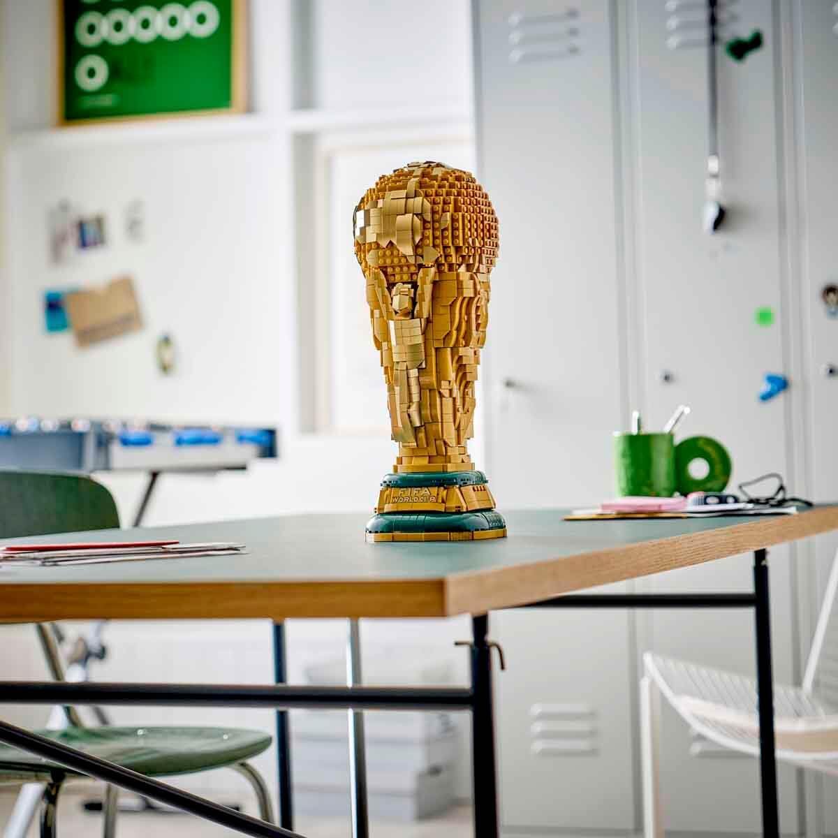 LEGO Editions Offizieller Pokal der FIFA Fußball-Weltmeisterschaft 43020 – Bild 2