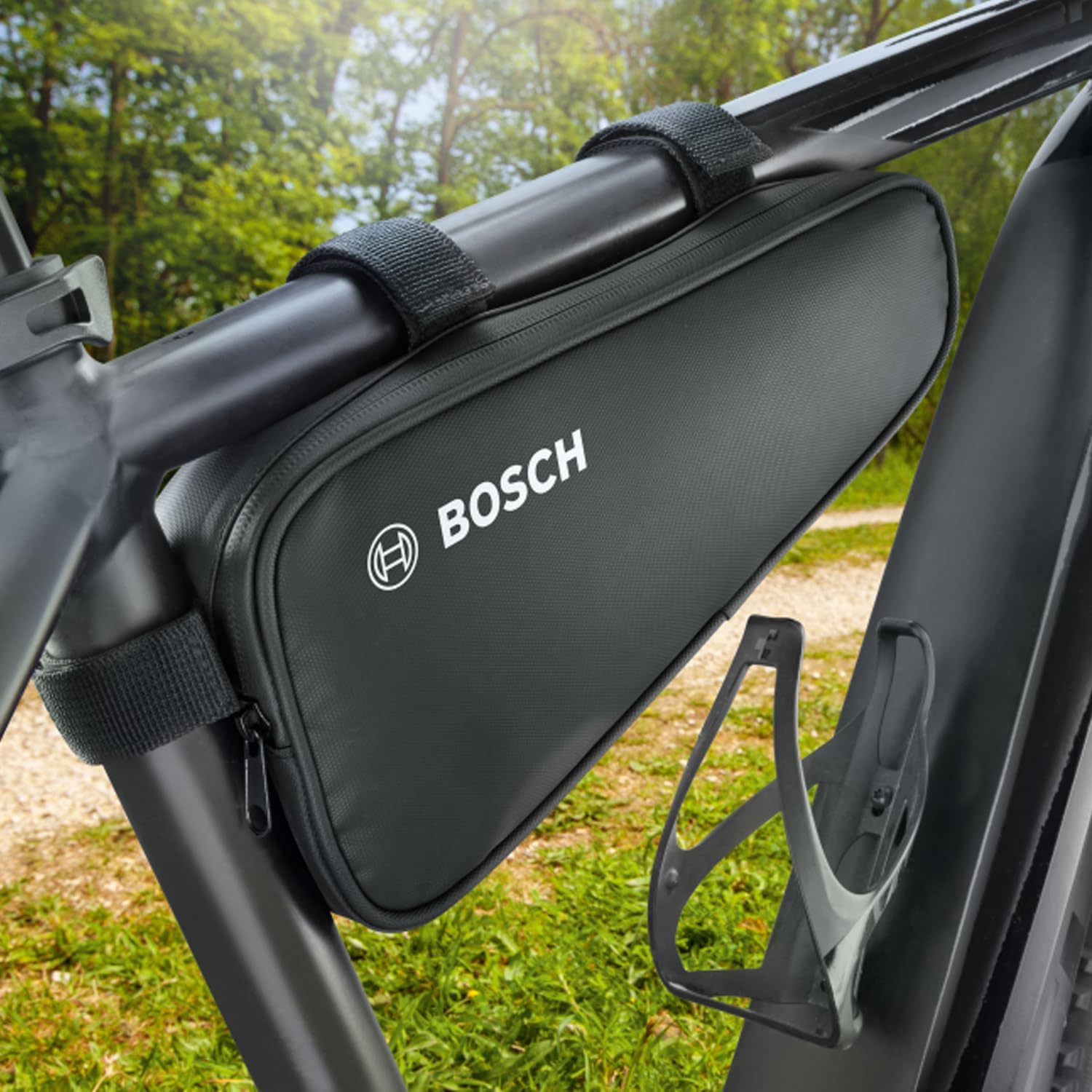 Bosch elektrische Fahrradpumpe/Luftpumpe/Mini Kompressor EasyPump (3,0 Ah Akku; 3,6 Volt; Autostop-Funktion; 150 PSI; 10,3 bar; LED; USB-C®; 3X Adapter; Schnellanschlussstecker; Fahrradtasche) – Bild 6