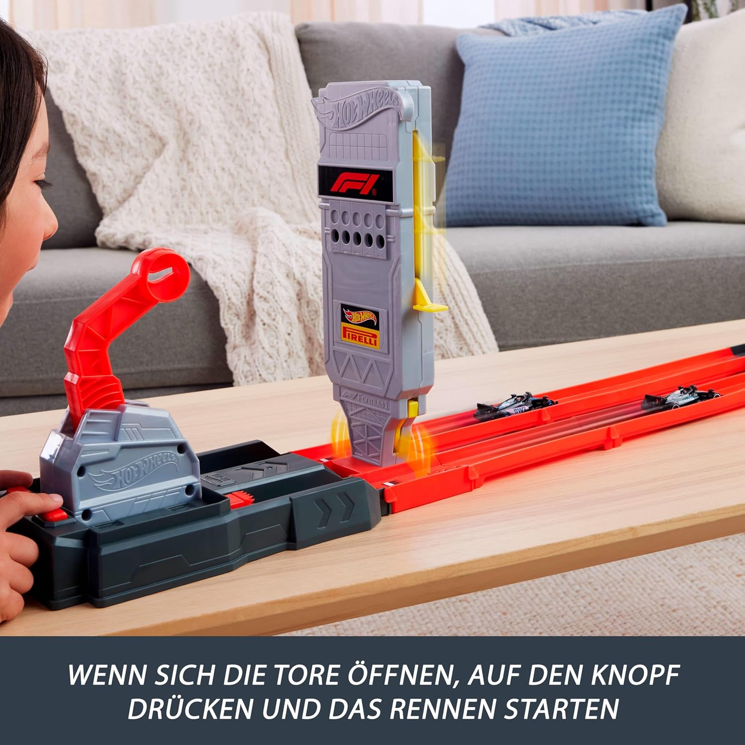 Hot Wheels Racing Formel 1 Startaufstellung Start Streckenset & 2 Spielzeugautos – Bild 3