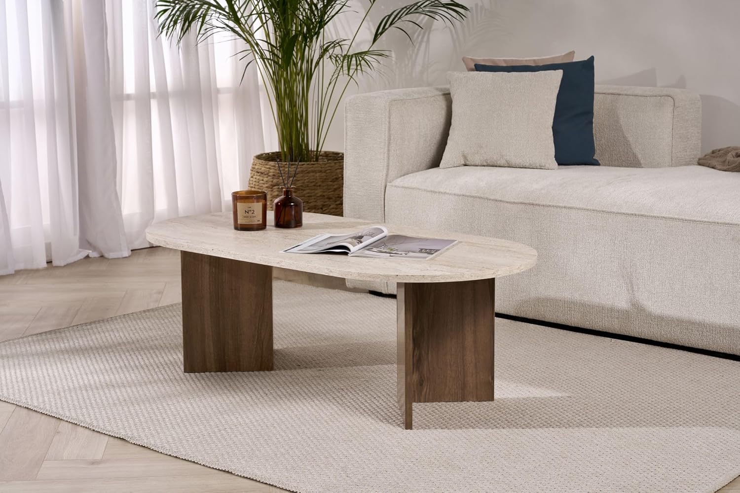 Moderner Couchtisch, 119 cm x 40 cm x 60 cm, Travertine & Walnuss-Farben | 100% melaminbeschichtete Spanplatte, 18 mm Stärke | stilvolles & funktionales Design für zeitgemäße Wohnräume – Bild 8