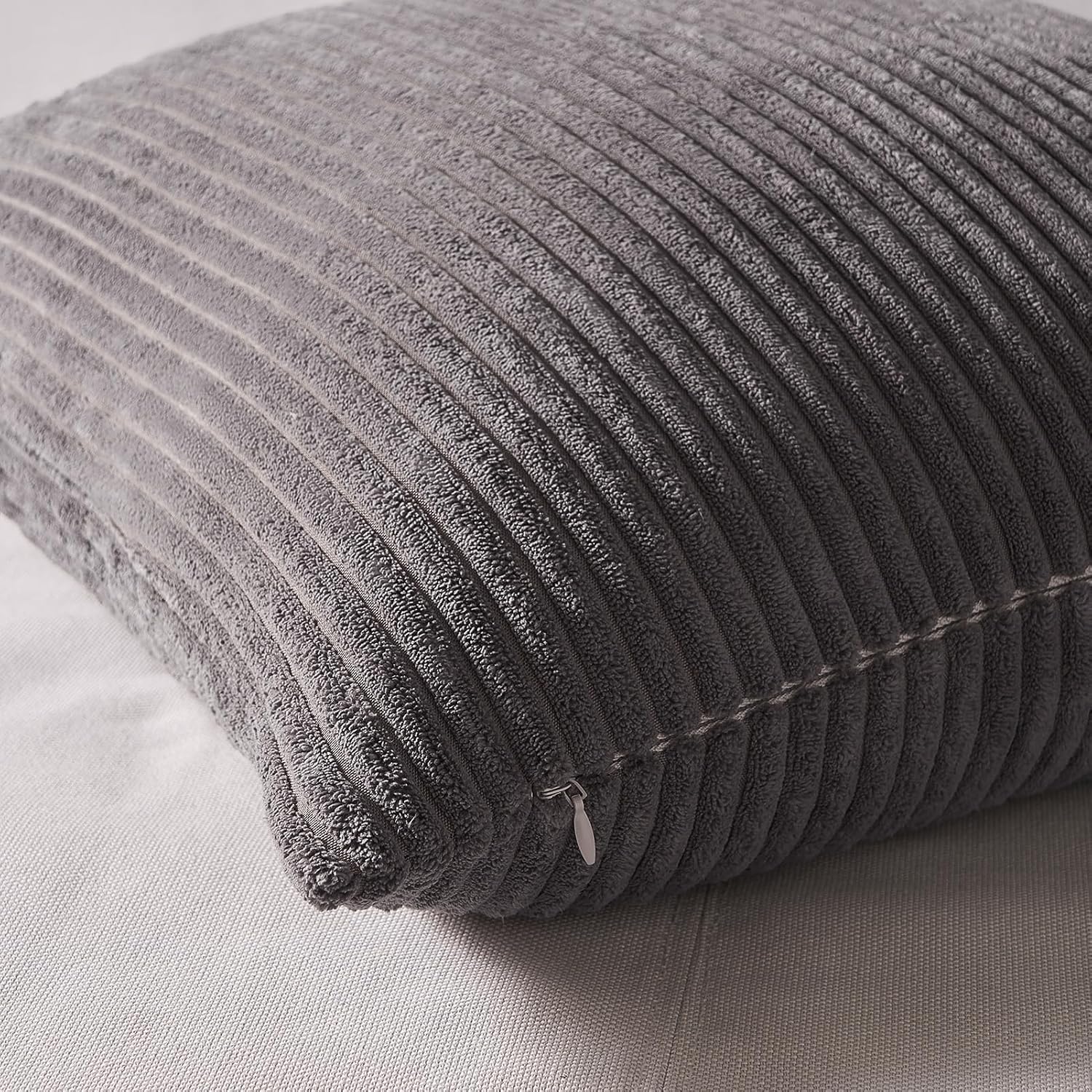 Topfinel Kissenbezug grau 40x40 4er Set Kordsamt Kissenbezüge Kissenhülle Dekokissenbezug sofakissen dekokissen deko für Sofa Schlafzimmer Wohnzimmer Balkon Kinder flauschig Farbverlauf, Gestreift – Bild 7