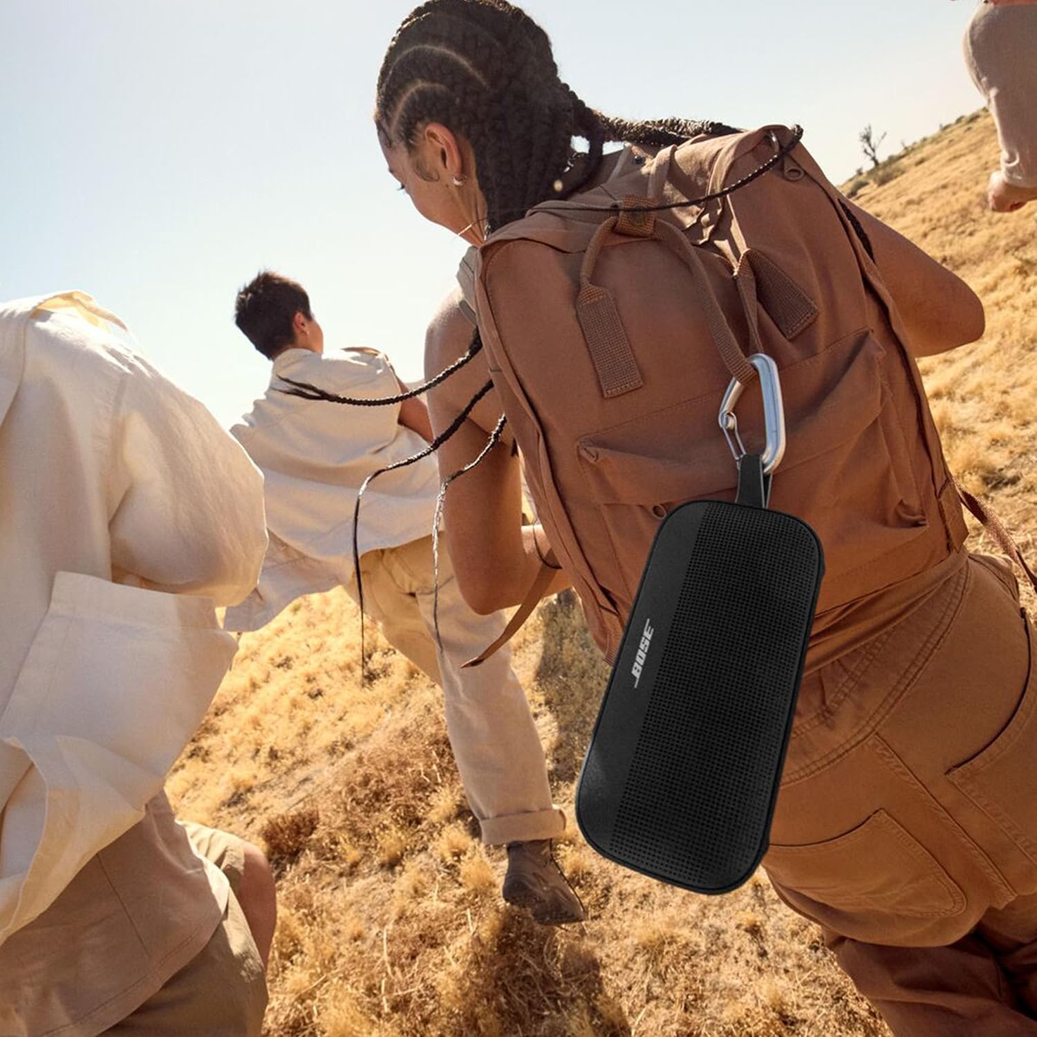 Bose SoundLink Flex SE Tragbarer Bluetooth Lautsprecher (2. Gen.), Tragbarer Outdoor Lautsprecher, wasserdicht & staubdicht, mit naturgetreuem Klang, Ohne Mikrofon, bis zu 12 h Akkulaufzeit, Schwarz – Bild 3