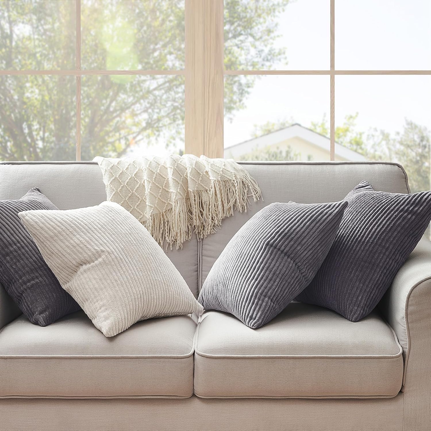 Topfinel Kissenbezug grau 40x40 4er Set Kordsamt Kissenbezüge Kissenhülle Dekokissenbezug sofakissen dekokissen deko für Sofa Schlafzimmer Wohnzimmer Balkon Kinder flauschig Farbverlauf, Gestreift – Bild 3