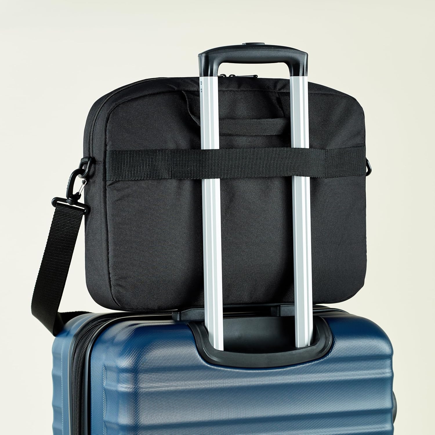 Amazon Basics Laptoptasche für Laptops bis 39,6cm, Schwarz – Bild 7