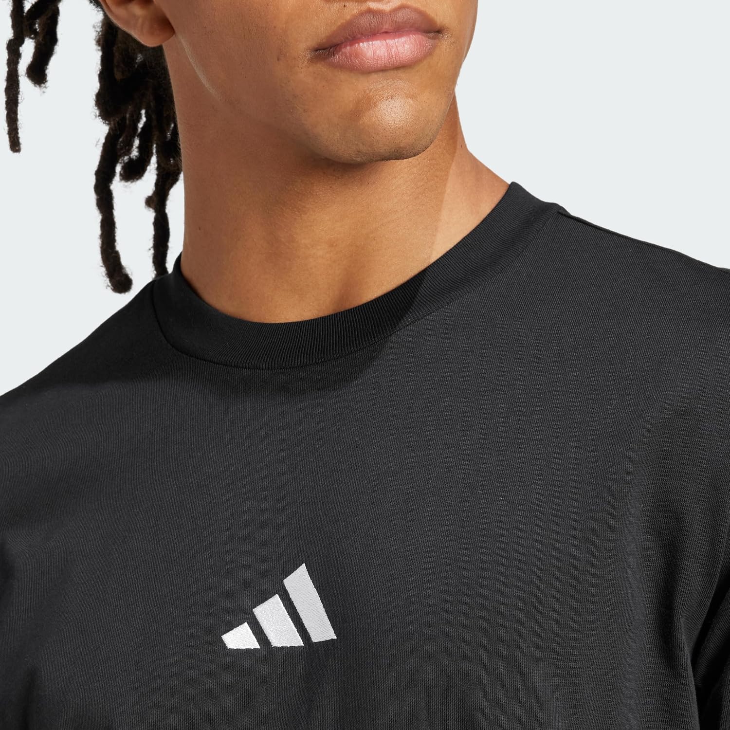 Adidas Herren Essentials SMALL Logo Single Jersey Tee – Bild 2
